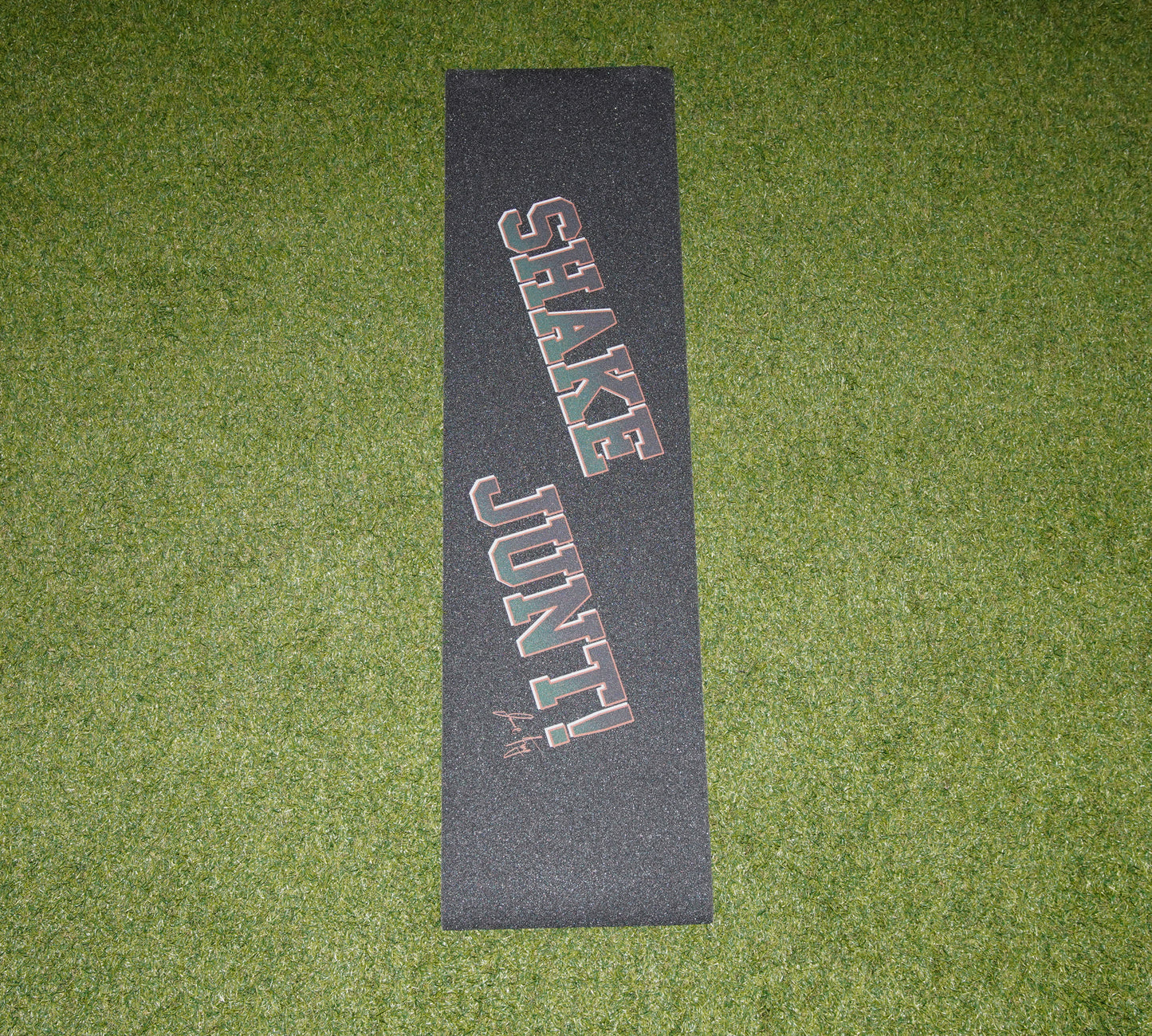 NHS Shake Junt Jamie Foy Grip