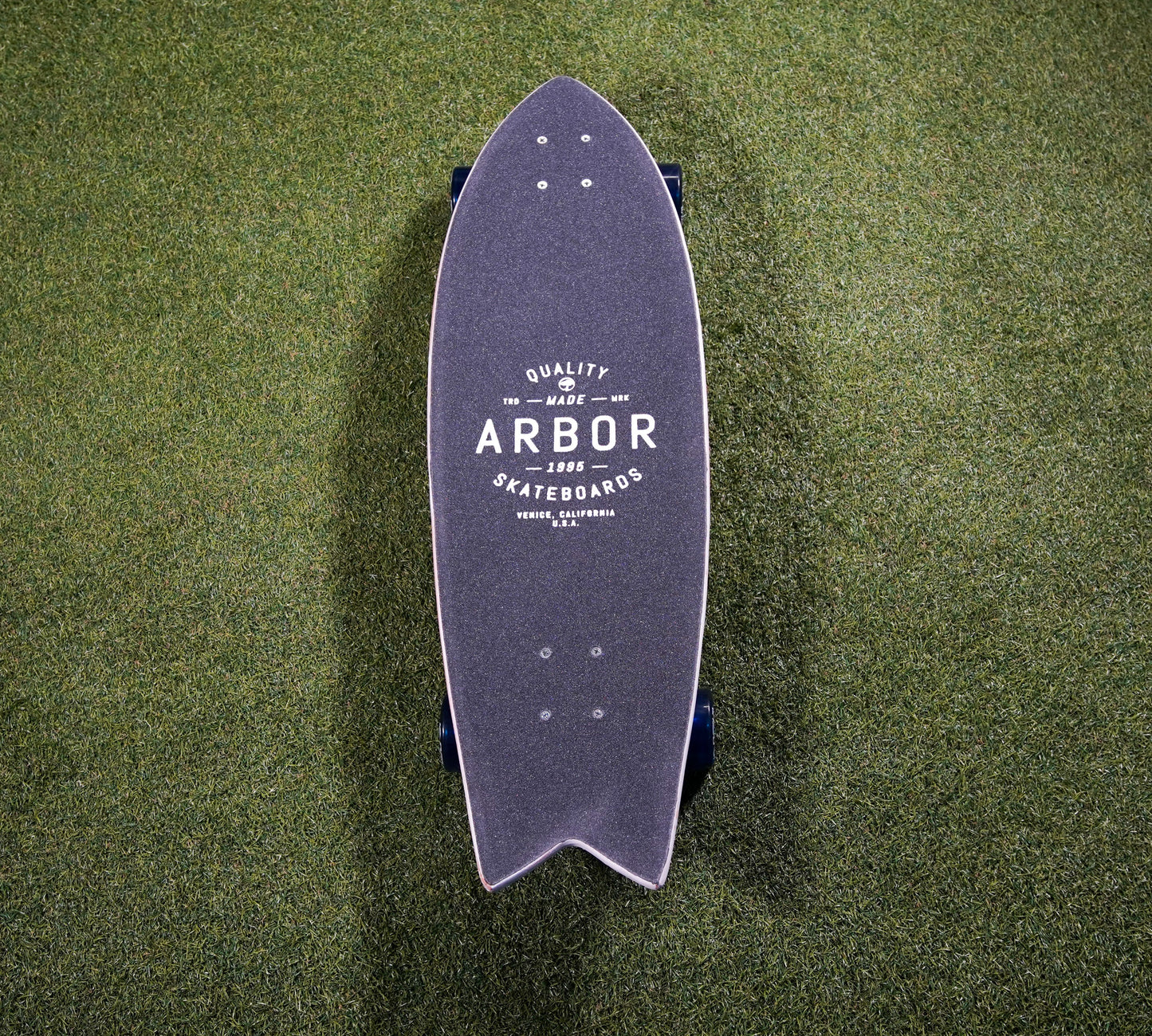 White 32" Swallow Tail Cruiser