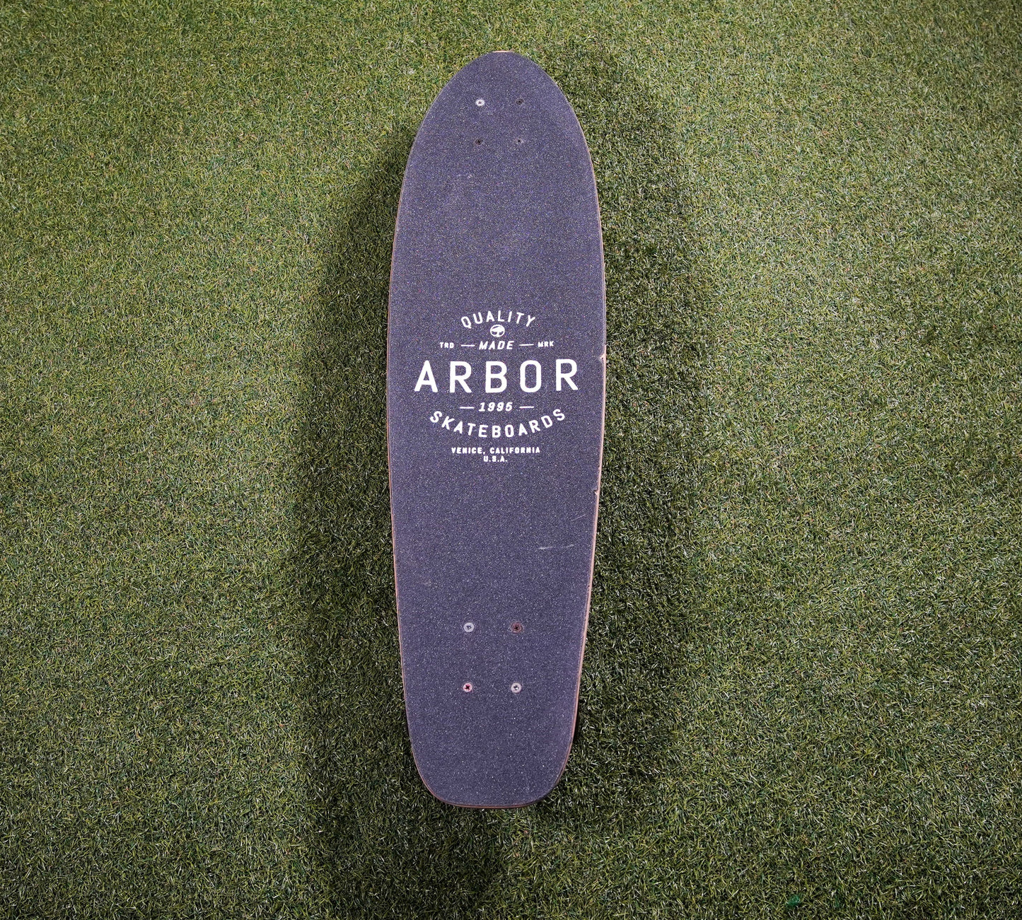 Woodgrain 32" Fiberglass Cruiser